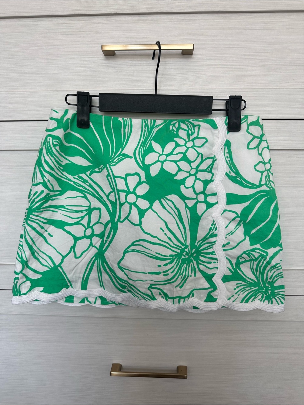 Lilly Pulitzer Green and White Floral Scalloped Mini Skirt